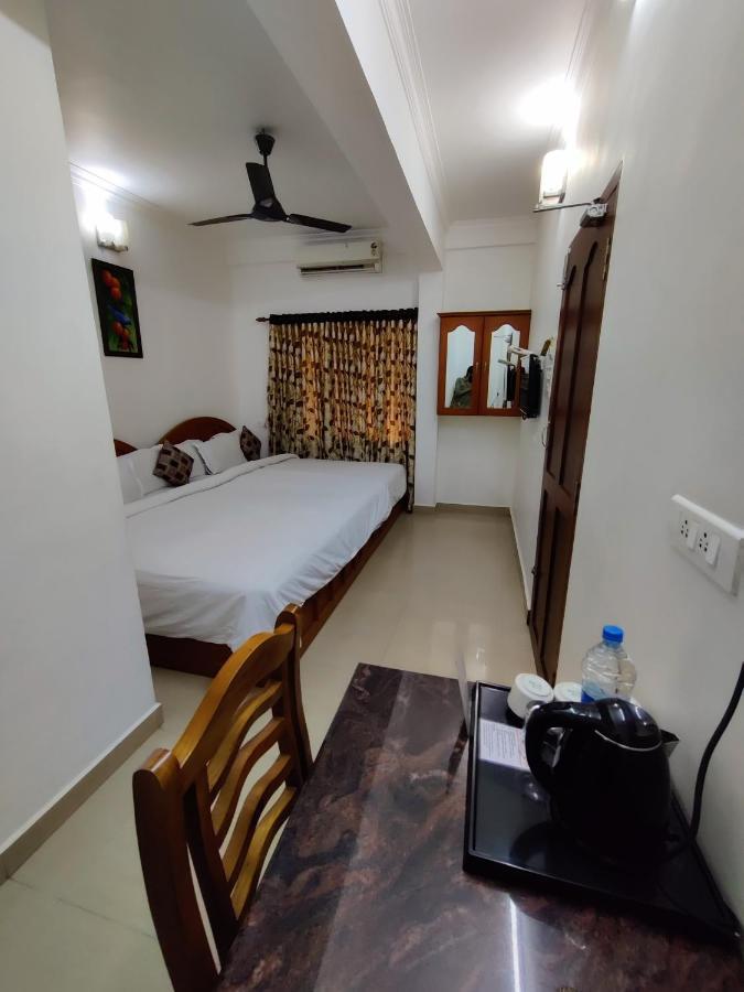Thayamkery'S Royal Inn Kochi Eksteriør bilde