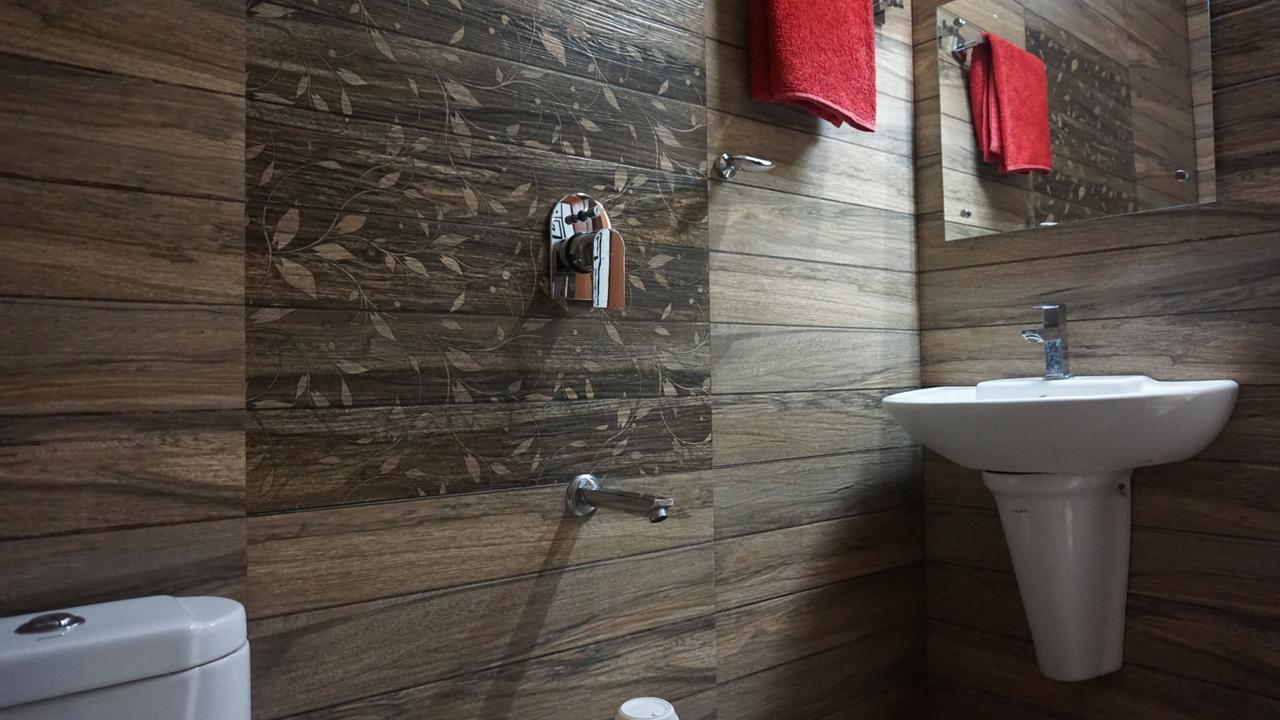 Thayamkery'S Royal Inn Kochi Eksteriør bilde