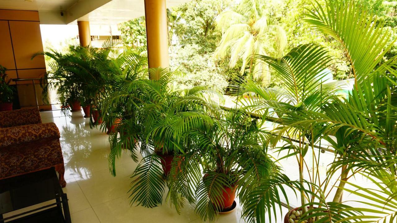 Thayamkery'S Royal Inn Kochi Eksteriør bilde