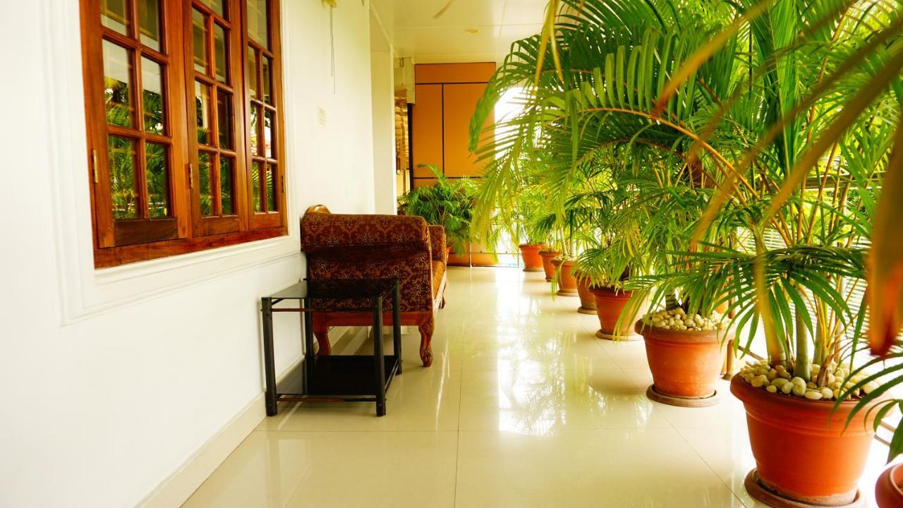 Thayamkery'S Royal Inn Kochi Eksteriør bilde